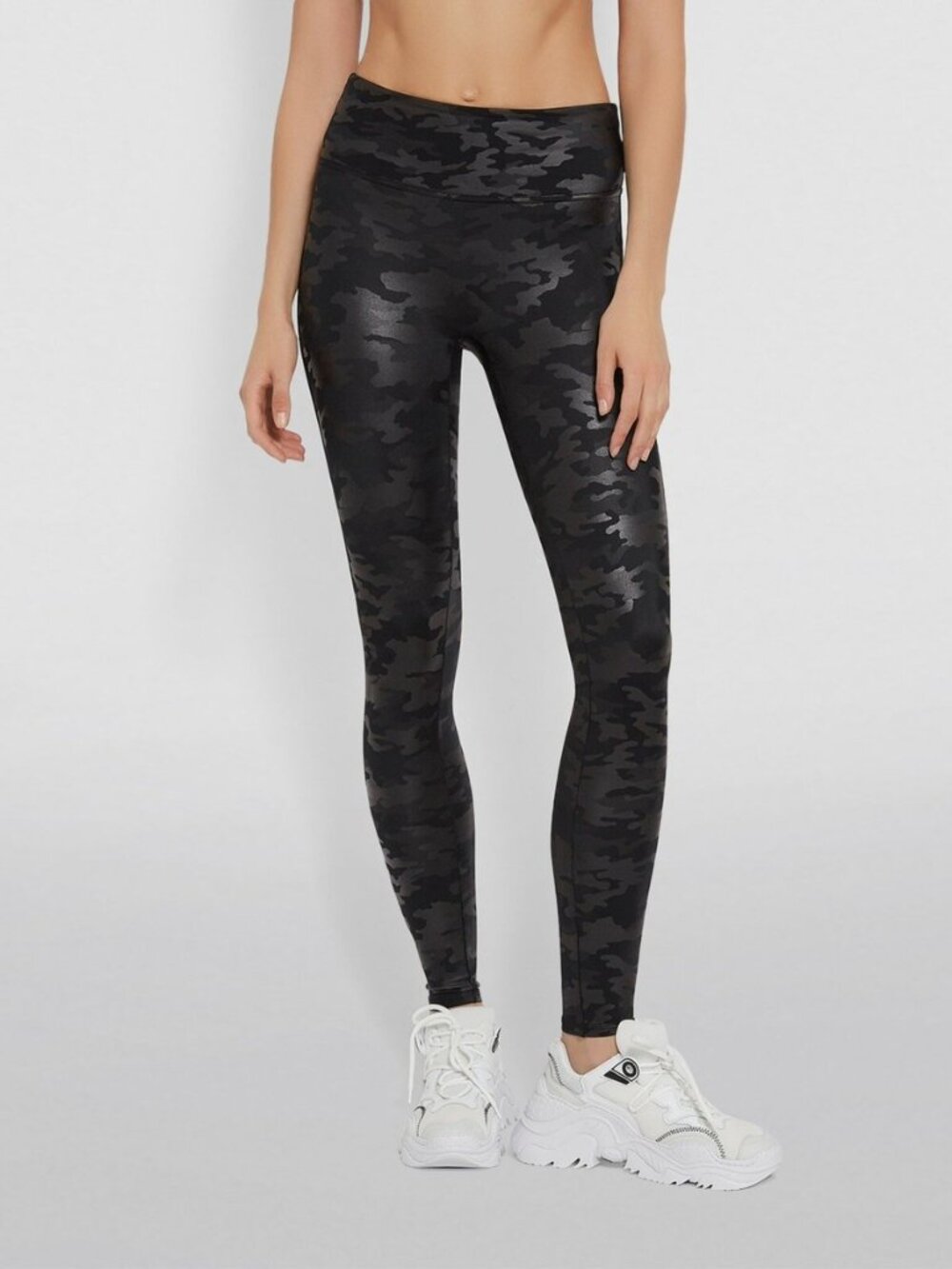 Spanx Faux Leather Camo Leggings Size Small